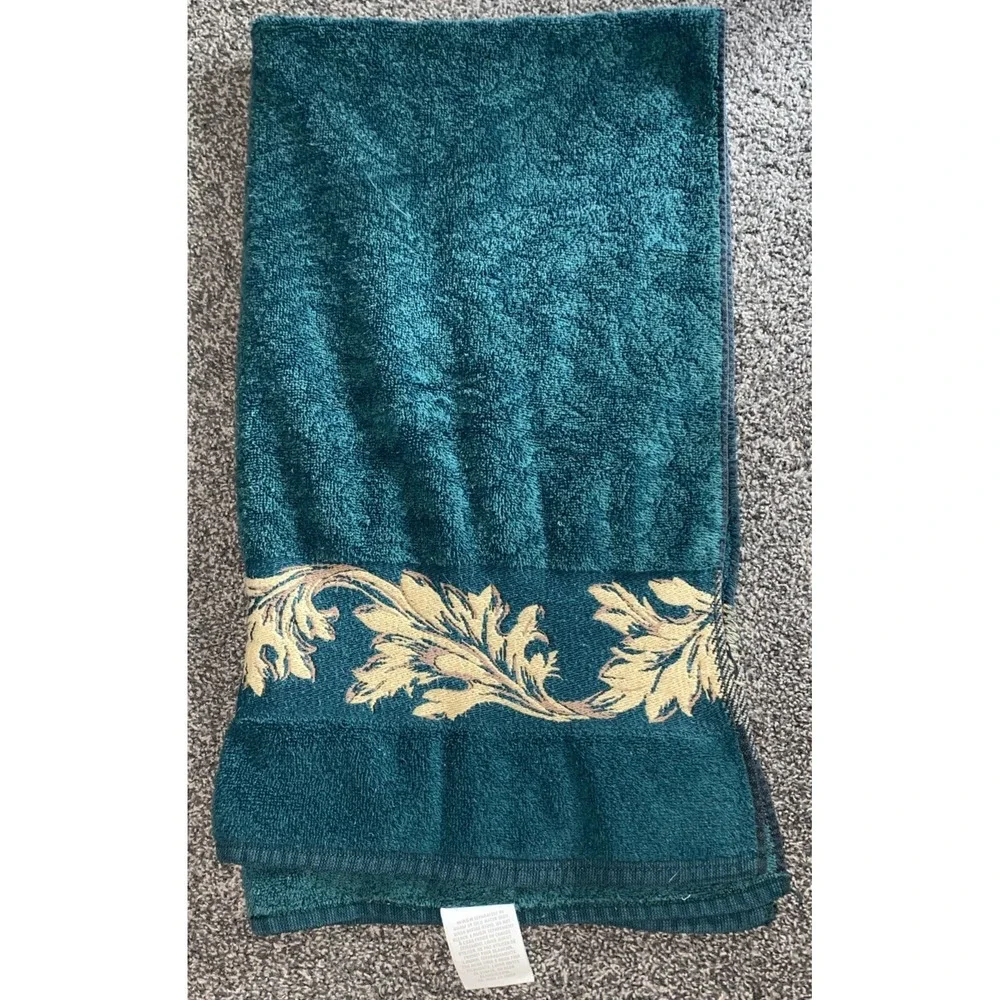 Vintage WAMSUTTA Bath Towel Sculpted L Forest Green Floral 25